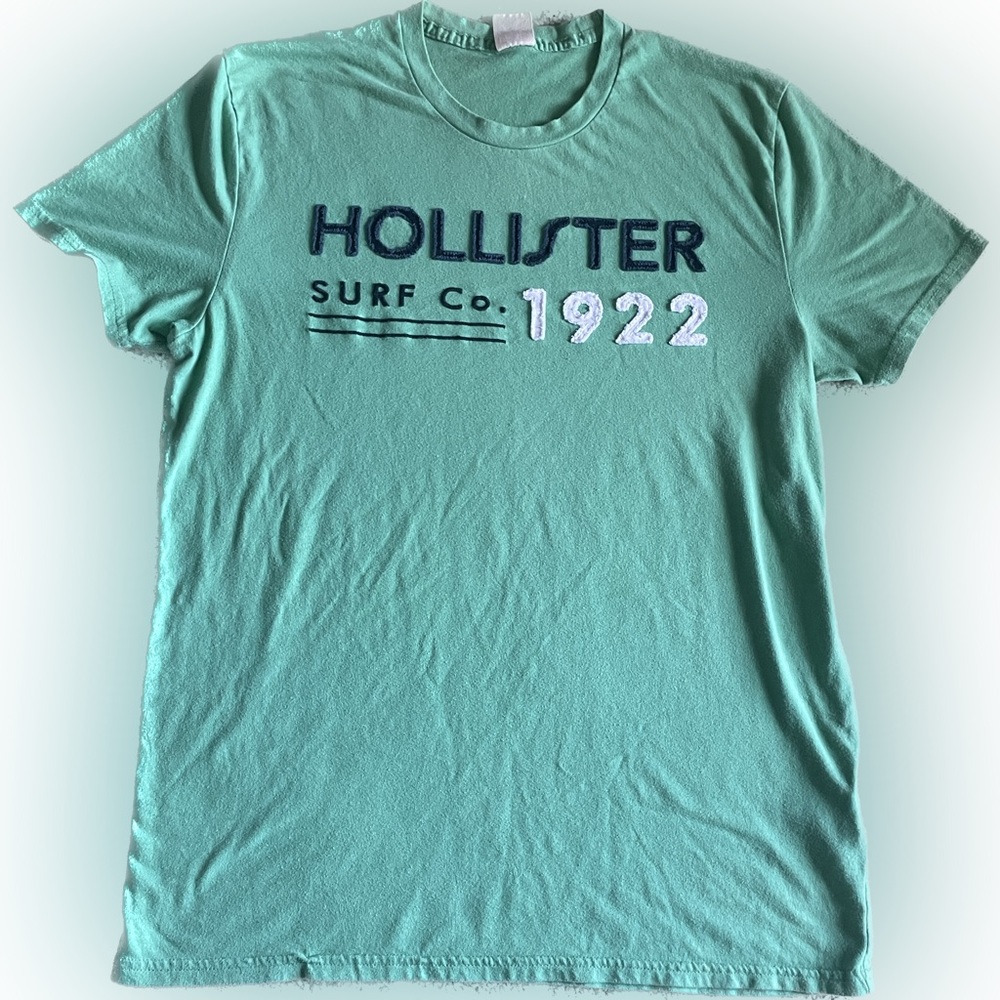 HOLLISTER crew neck t-shirt